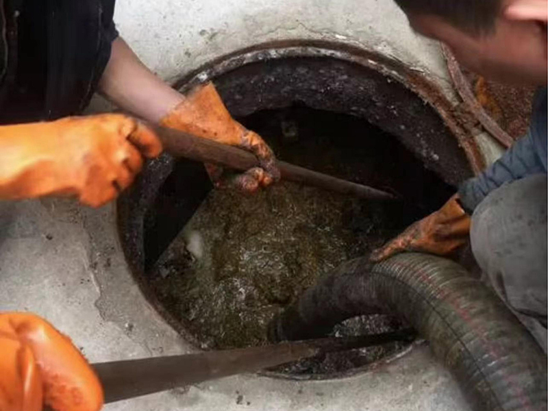 平潭清理化粪池时如何避免沼气的危害?